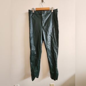 ZARA LARGE GREEN PLEATHER PANTS
